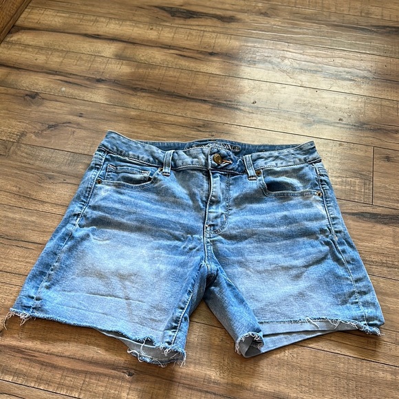 American Eagle Outfitters Pants - American Eagle MIDI Shorts sz 14